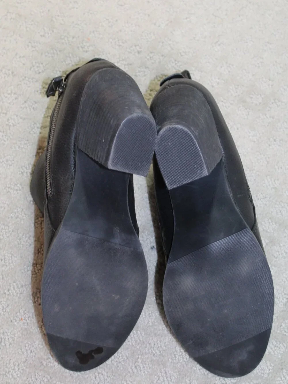 Torrid Women's Size 9WW Black Faux Leather Ankle Bootie Side Zip Round Toe